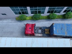 लॉजिस्टिक्स इन एक्शनः यूके के निर्यात के लिए ट्रक पार्ट्स लोड करना 30 जून